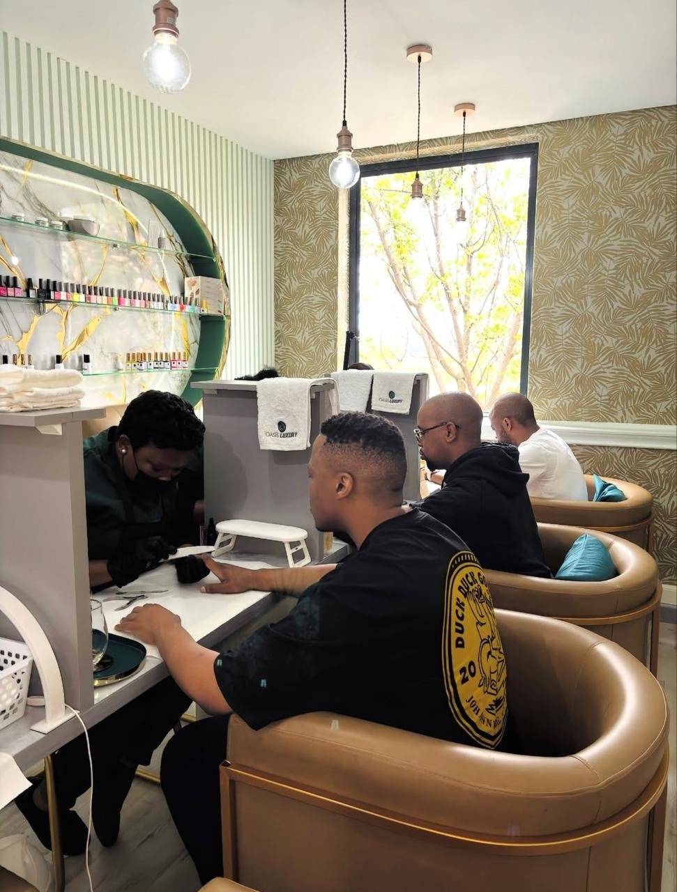 Gentlemen's grooming